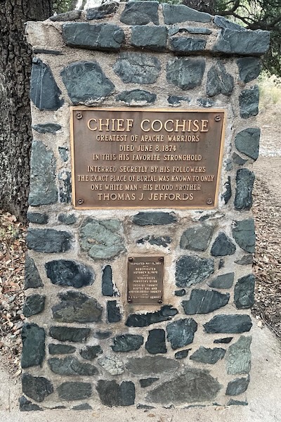 Denkmal für Häuptling Cochise in der Cochise Stronghold, Dragoon Mountains